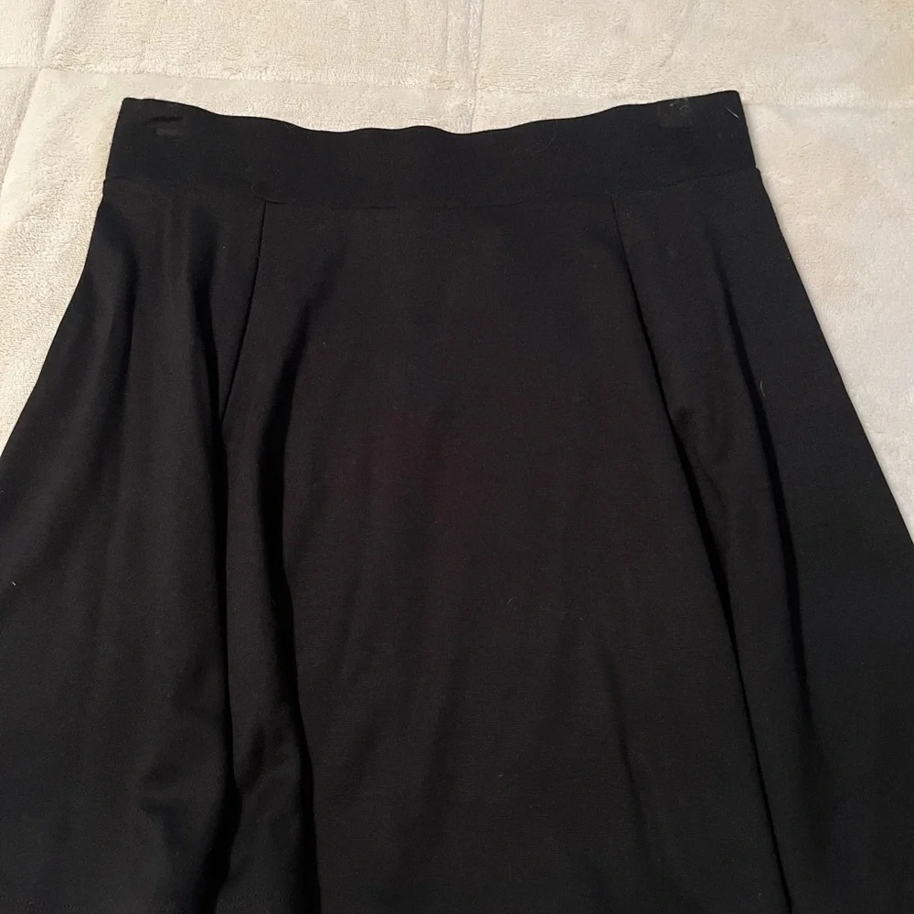 H&M Black Midi A-Line Skirt with Pleats - Picture 1 of 3